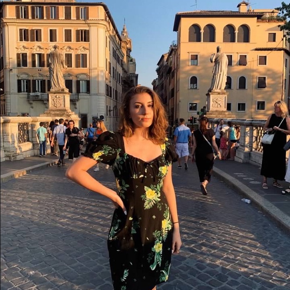 Meet your Posher, Kiki